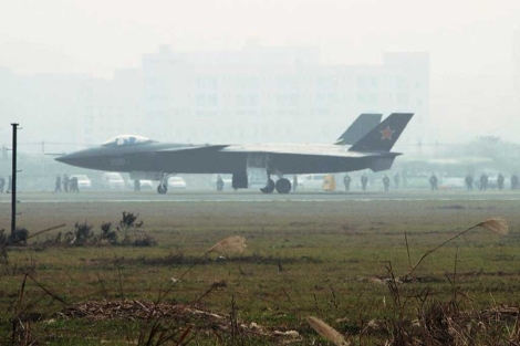 Imagen del prototipo J-20 stealth en Chengdu.| Ap