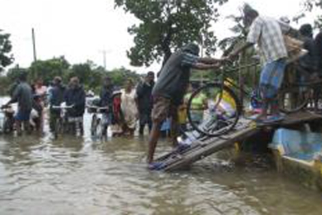Personas afectadas por las inundaciones en Colombo, Sri Lanka | AP