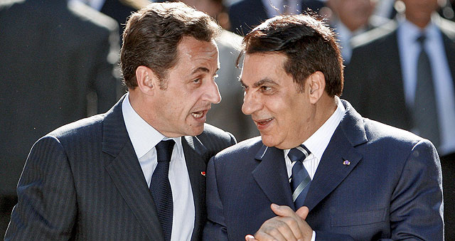 Sarkozy, junto a Ben Ali, en 2008. | Afp