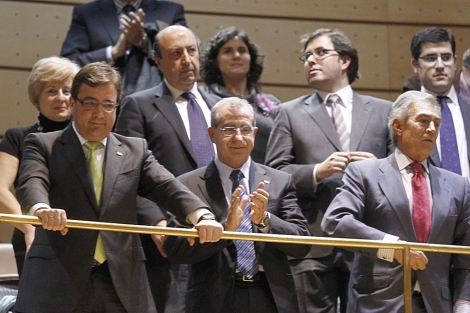 El presidente de Extremadura junto al presidente de la Asamblea extremea. | Jos Aym