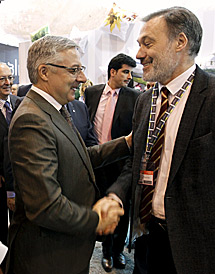 José Blanco y Roberto Varela, en Fitur. | Efe