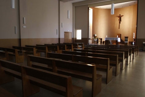 Interior de la capilla del nuevo tanatorio San Carlos Borromeo. | E. Carrascal