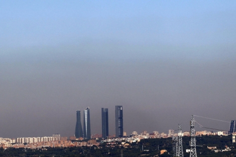 Madrid bajo su habitual 'boina' de contaminación.| Juan Carlos Hidalgo