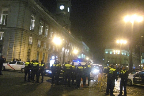 Agentes de polica en la Puerta del Sol. | M.M.