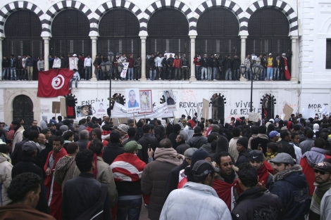 Manifestacin a favor de la democracia en la capital tunecina. | Efe