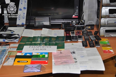 Objetos intervenidos a los arrestados en la operacin. | Foto: Polica Nacional