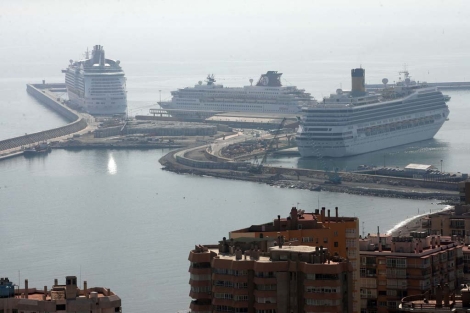 Cruceros en el puerto de Mlaga. | ELMUNDO.es