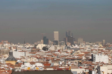 Vista de Madrid el martes por la maana desde el Crculo de Bellas Artes. | D. Sinova.