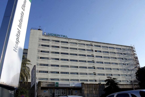 Fachada del hospital Infanta Elena de Huelva donde se han cerrado quirfanos. | Elisabeth Domnguez