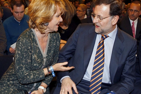 Esperanza Aguirre y Mariano Rajoy, durante el acto. | Efe