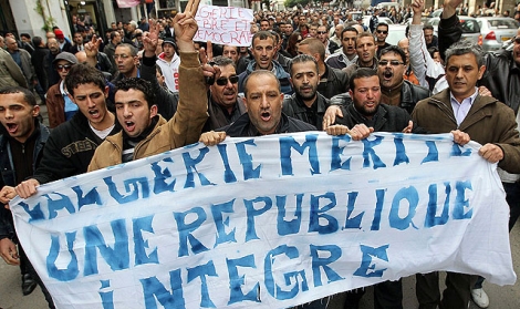Protestas en Argel. | Foto: Efe