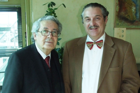 Rafael Manzano, con ngel Daz del Ro, decano del Colegio de Sevilla. | EM