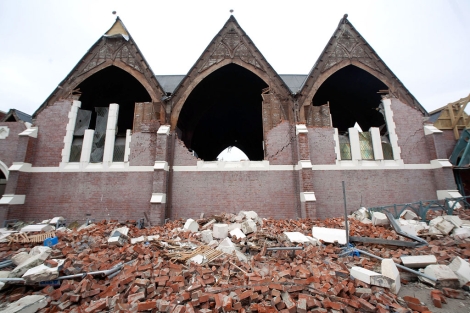 Una iglesia parcialmente derrumbada en Chrischurch. | Afp