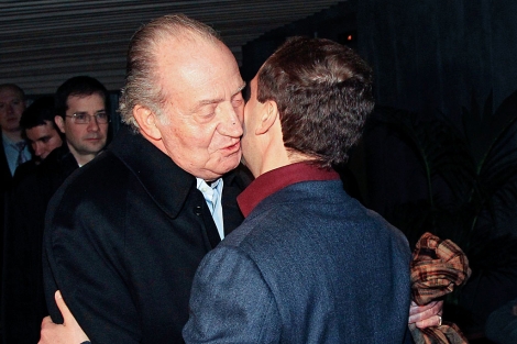 Don Juan Carlos de Borbón es recibido por el presidente ruso, Dimity Medvédev. | Efe