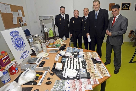 Material incautado por la Polica en Albacete en una operacin antidroga, el martes. | Efe