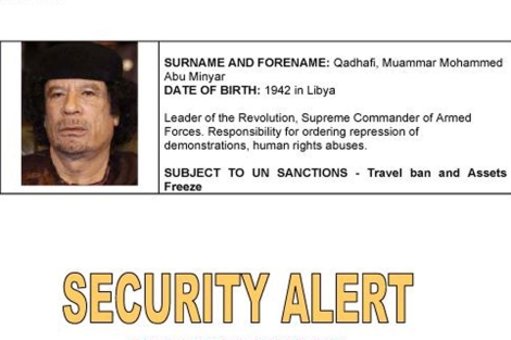 Ficha de Gadafi de la Interpol.