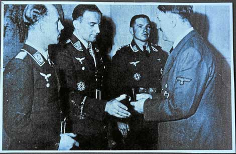 Hans-Ulrich Rudel (en el centro) fue su comandante.
