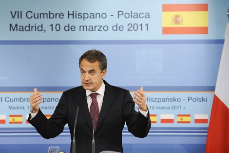 Rodrguez Zapatero, ante los medios tras la cumbre hispanopolaca. | Afp