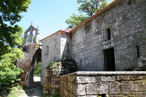 El monasterio de San Pedro de Rocas, en Esgos. | ourensemedieval.com