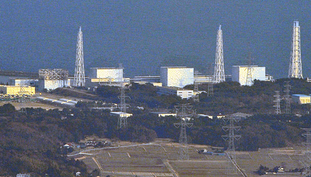 La planta de Fukushima Daiichi. A la izquierda, el edificio del reactor nmero 1, que explot el sbado. | AP/Kyodo