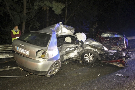 Accidente en Pontevedra en el que murieron dos jvenes. | Efe