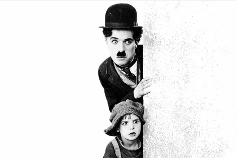 Charles Chaplin y Jackie Coogan en 'The kid' (1921).