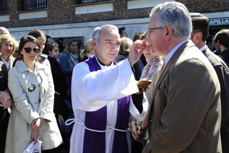 El Obispo Auxiliar de Madrid, Csar Franco, ha oficiado la multitudinaria misa. | Bernardo Daz