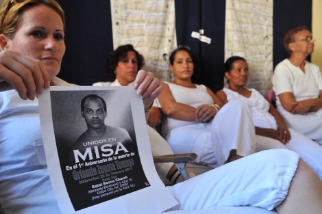 Las Damas de Blanco, en una reciente vigilia por el fallecido Orlando Zapata.| Alejandro Ernesto
