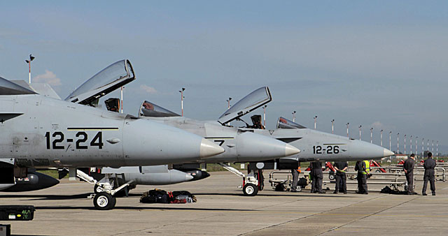 Los F-18 de la Fuerza Area espaola en la basa de Decimomannu, en la isla de Cerdea. | Efe