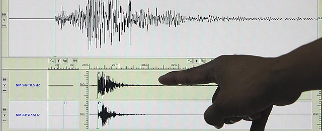 Registro de un terremoto de magnitud 6.1 en un sismgrafo. | Efe
