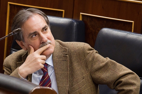 El ministro de Trabajo en la sesin de control del Gobierno. | Alberto Cullar