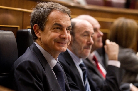Zapatero y Rubalcaba durante la sesion de control al Ejecutivo. | Alberto Cullar.