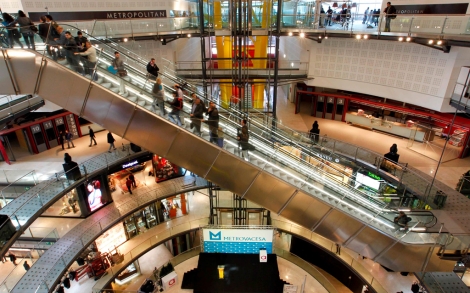 Vista interior del centro comercial que abre maana sus puertas.| Efe