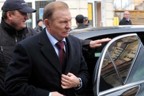 Leonid Kuchma llega a la oficina del fiscal general en Kiev. | Afp