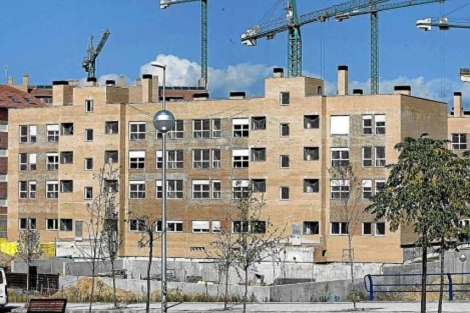 Bloques de pisos protegidos en obras en Madrid. | ELMUNDO.es.