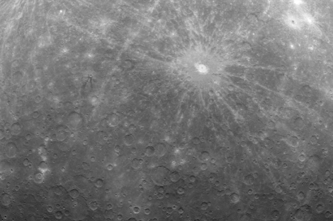 La primera imagen de Mercurio enviada por la nave Messenger. | NASA