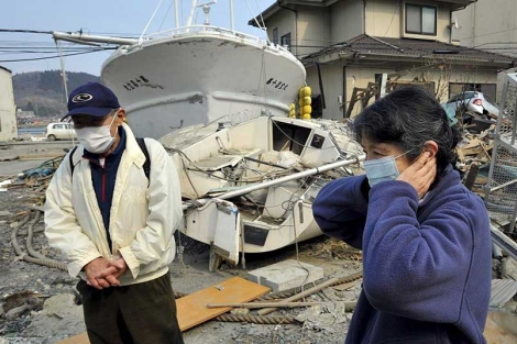 Tomoo Higuchi, de 75 aos, y su mujer Iwae, de 70 aos, en Ishinomaki.| Efe