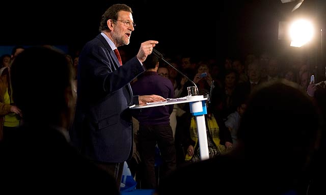 Rajoy, durante el mitin de este jueves en Almendralejo. |