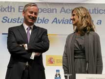El vicepresidente de la Comisión Europea, Siim Kallas, y la ministra Garmendia.
