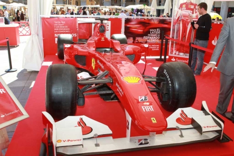El Ferrari de Alonso esta maana en Palma. | Pep Vicens