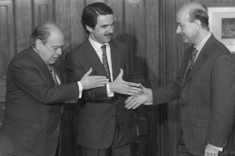 Pujol, Aznar y Duran en 1996 sellando el 'pacto del Majestic' en 1996. | Quique Garca