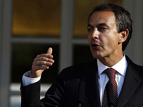 Zapatero, durante la rueda de prensa en Moncloa con Santos. | Reuters