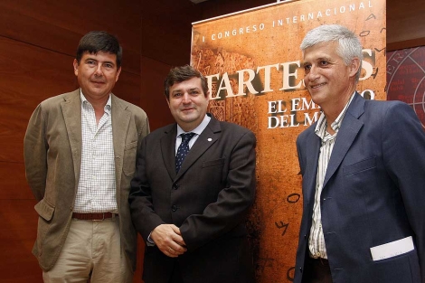 Pimentel, el rector de Huelva y Juan Campo, presentando el congreso. | E. Domnguez