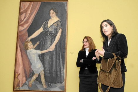 La futura directora del Thyssen, Lourdes Moreno, y la dimitida Mara Lpez, en una exposicin en la Fundacin Picasso. | N. Alcal