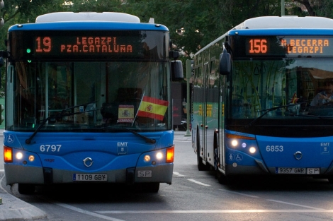 Dos autobuses de la EMT. | G. Arroyo