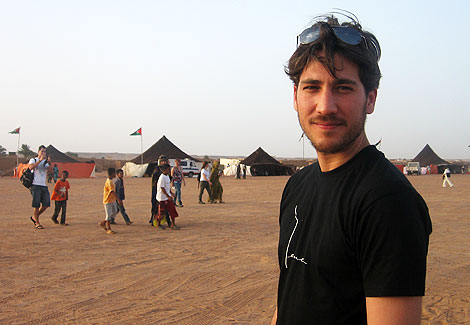 Alberto Ammann en el campo de refugiados de Dajla, la pasada edicin. | R. Q.