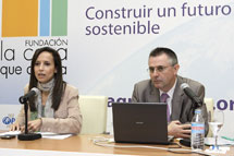 Beatriz Corredor y el presidente de la Fundacin "La Casa que Ahorra", Fco. Javier Fernndez. | Elmundo.es