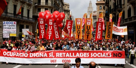 Los sindicatos emplazadan a un segundo 'round' contra los recortes el 14 de mayo. | A. Moreno