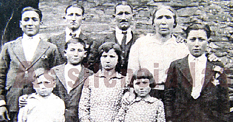 Familia de Consuelo Rodríguez López, 'Chelo', en O Barco de Valdeorras.