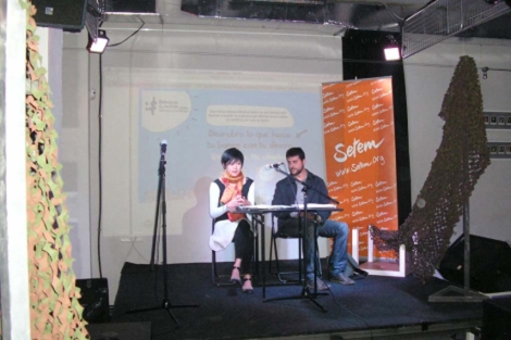 Annie Yumijoh, de SETEM y Jordi Calvo, de la CMC durante la rueda de prensa.| SETEM